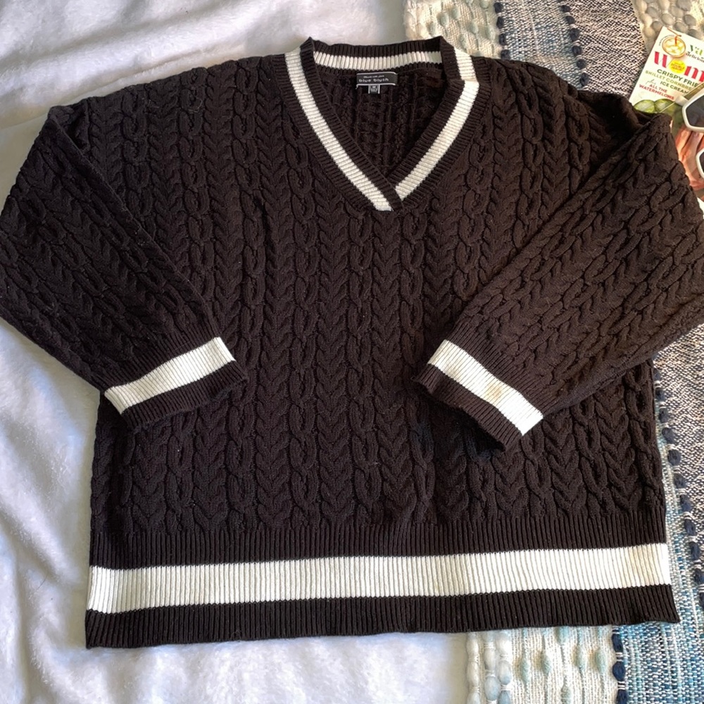 Blue Blush Oversized Cable-Knit Sweater - M